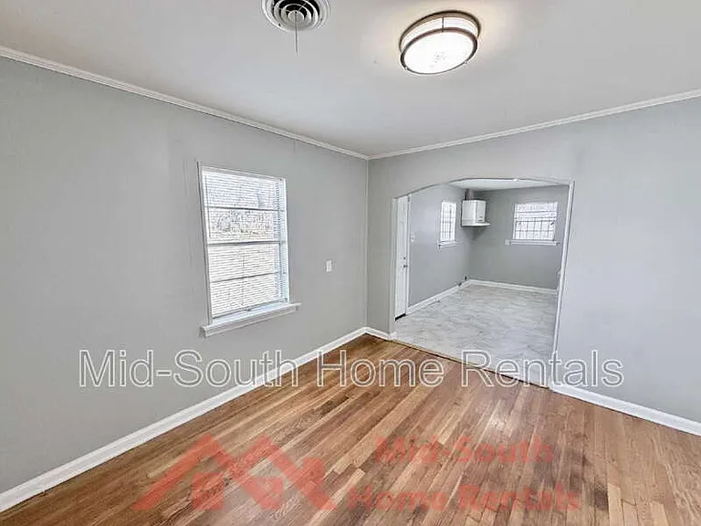 2054 Benford St — Photo 9