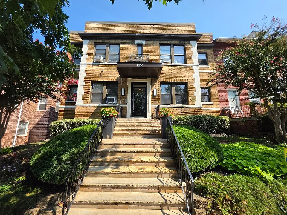 129 Webster St NW
