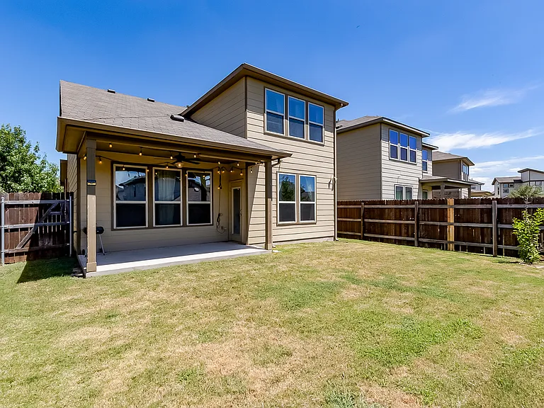 1005 Cold Bear Cv — Photo 28