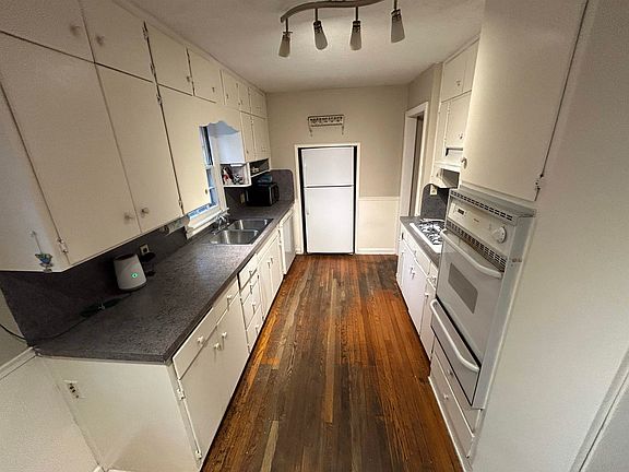 2nd image of 1907 Denver Ave