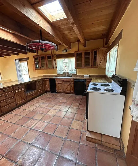 1450 N Freeman Rd — Photo 4