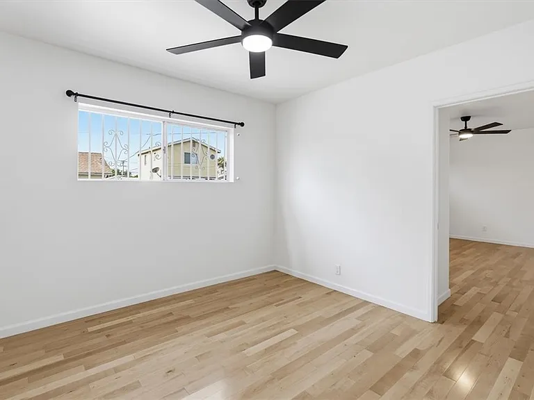 3825 Cimarron St — Photo 17