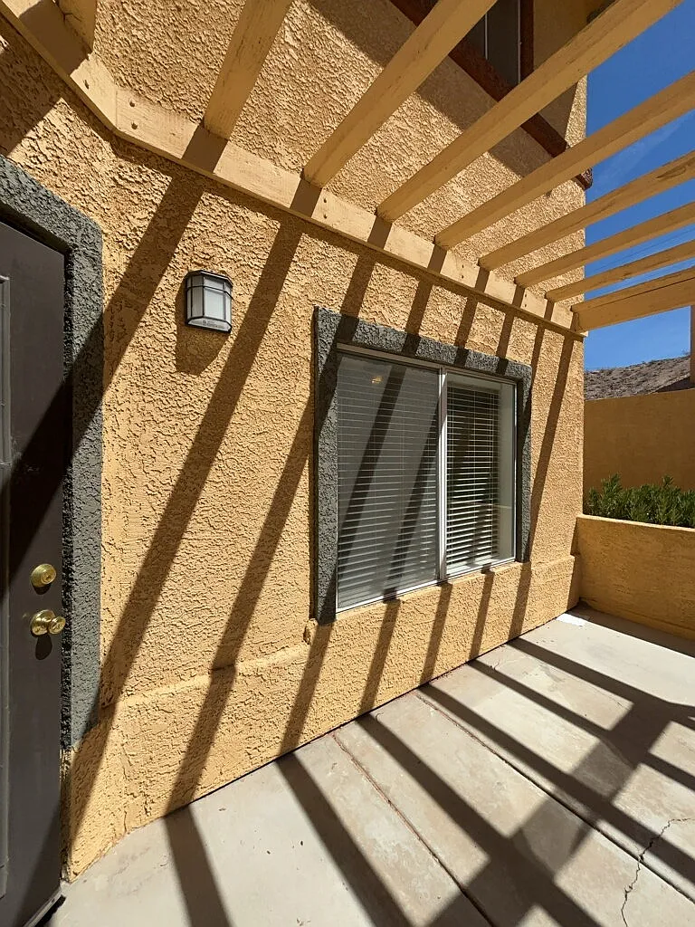3 bed, 2.5 bath, 1300 sqft, $1,650 — Photo 1