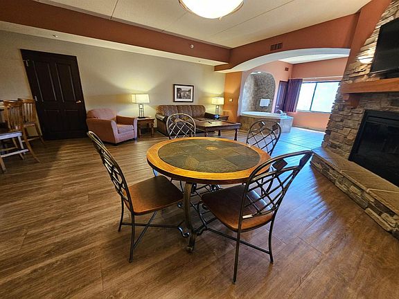 4th image of 2411 River Road #2529
