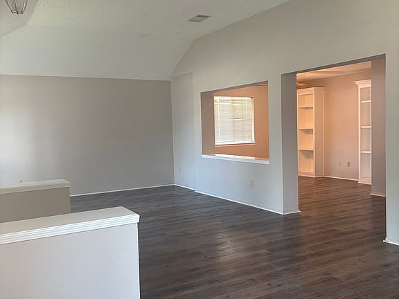 4th image of 16311 Rockgate Dr