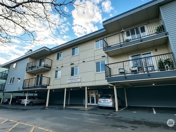 9255 Greenwood Avenue N #32, Seattle, WA 98103