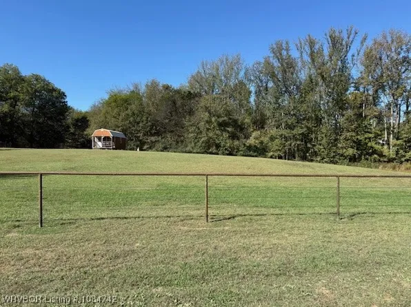 N Graphic Cutoff, Mountainburg, AR 72946