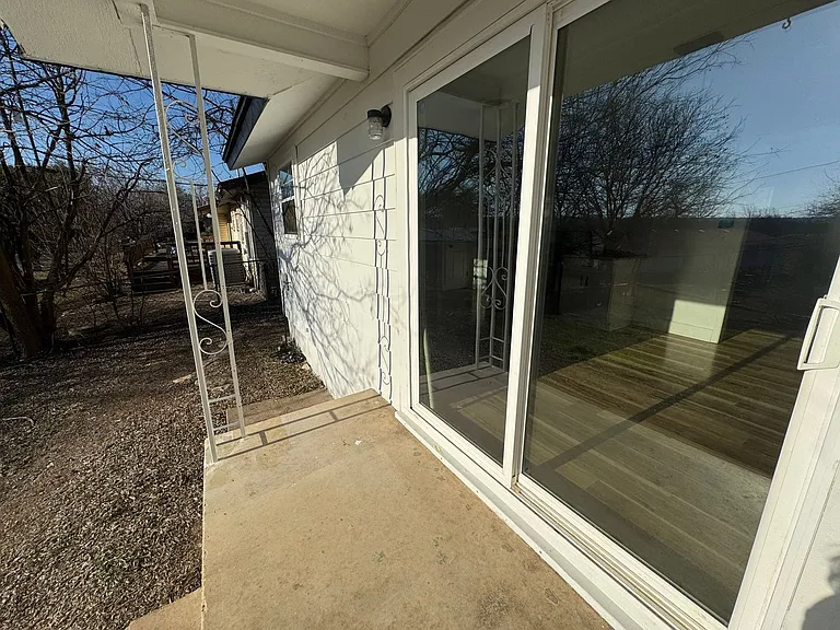 803 Hill St — Photo 16