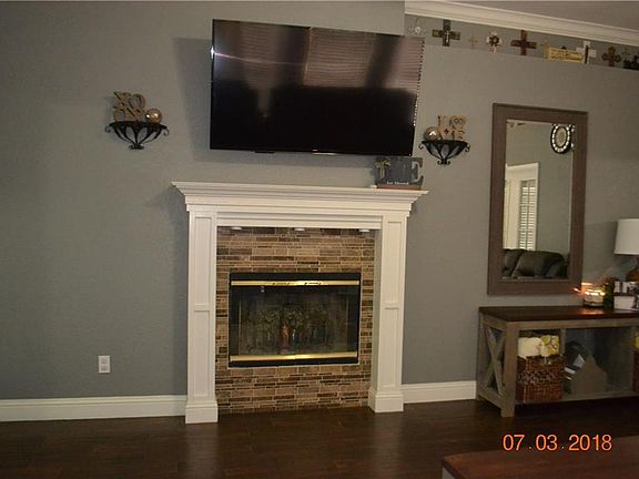 2nd image of 836 Ponselle Dr