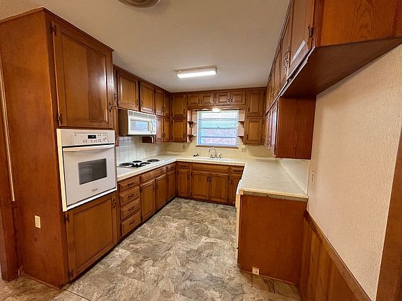 5th image of 3424 Marion St
