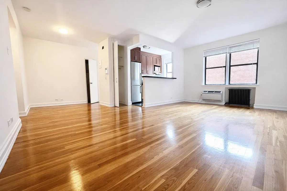 Building Photo - 1680 York Ave #5A