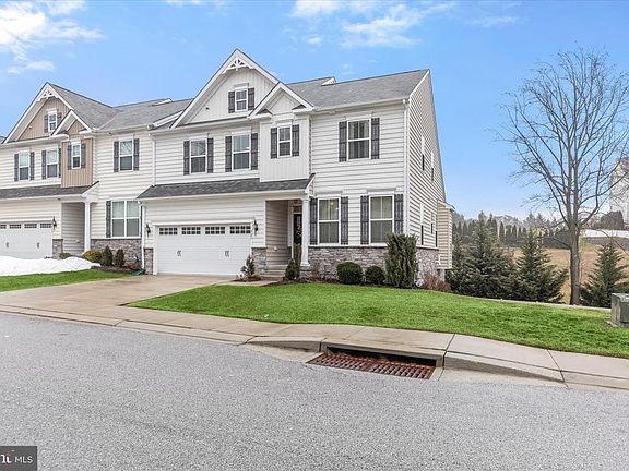 2nd image of 527 Stayman Ct
