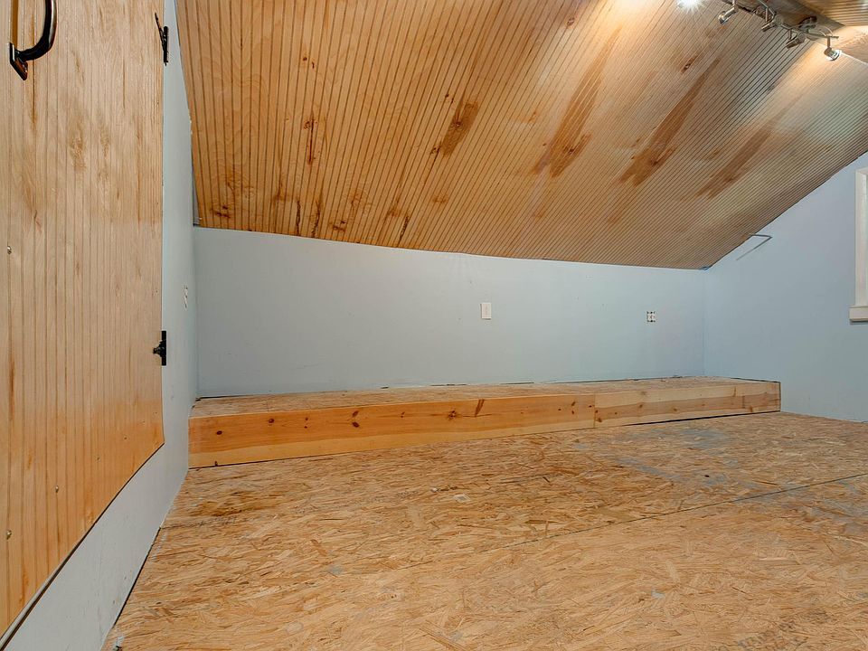 13th image of 148 Hidden Grove Ln