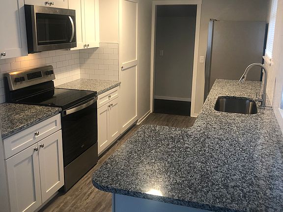 2nd image of 635 W University Ave