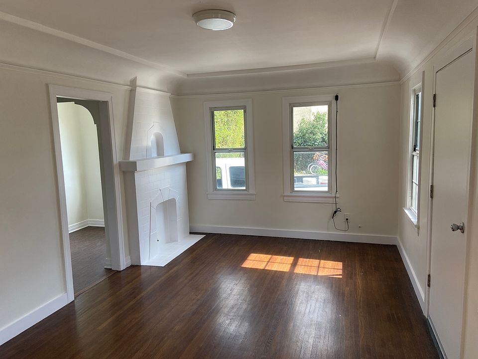 1st image of 2900 Edgehill Dr #2900