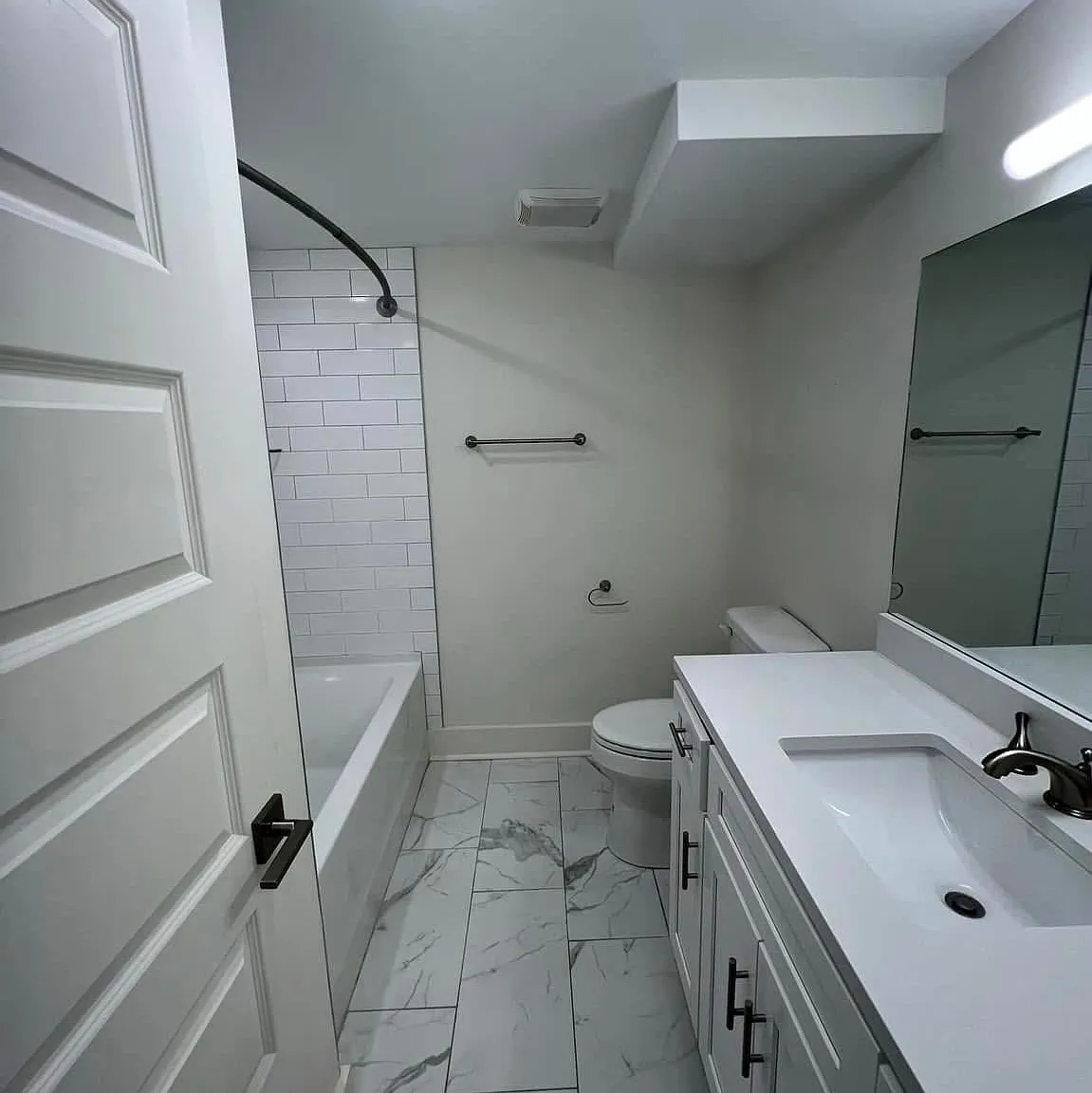 2 bed, 2.5 bath, 1600 sqft, $1,800 — Photo 4