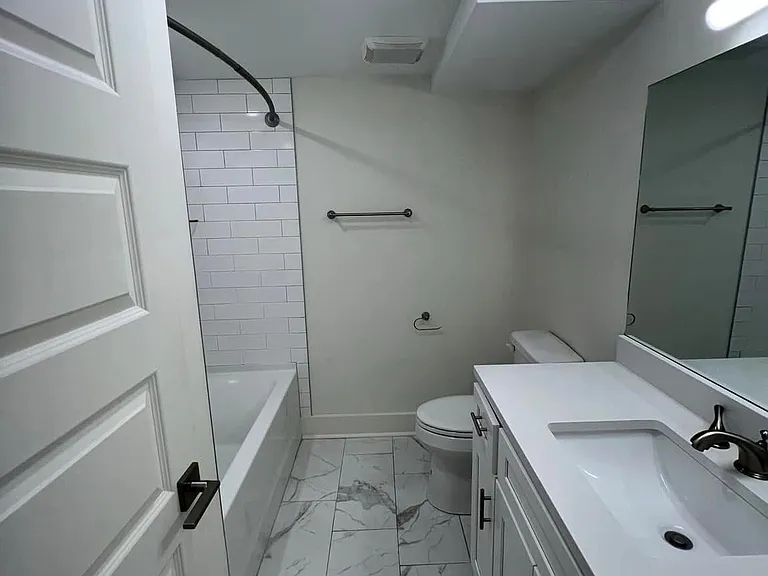 703 Krebs Ave #B — Photo 4