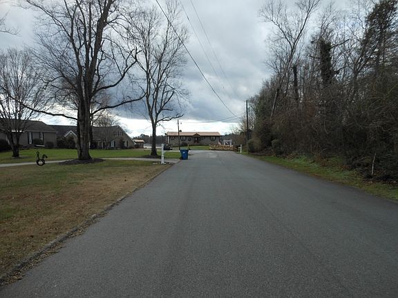5th image of 8349 Savannah Ln