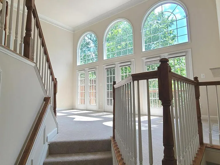 2511 Gadsby Pl — Photo 32