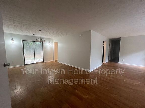 2nd image of 4454 Blackbirch Ln