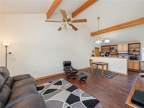 5th image of 305 League Ct