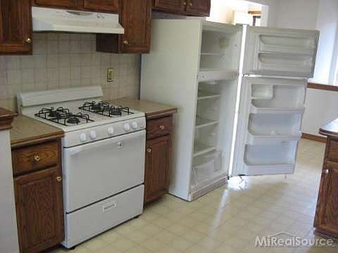 2nd image of 11527 Lynhurst Dr