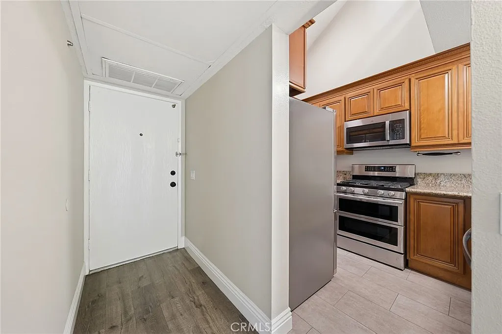 1 bed, 814 sqft, $2,800 — Photo 3