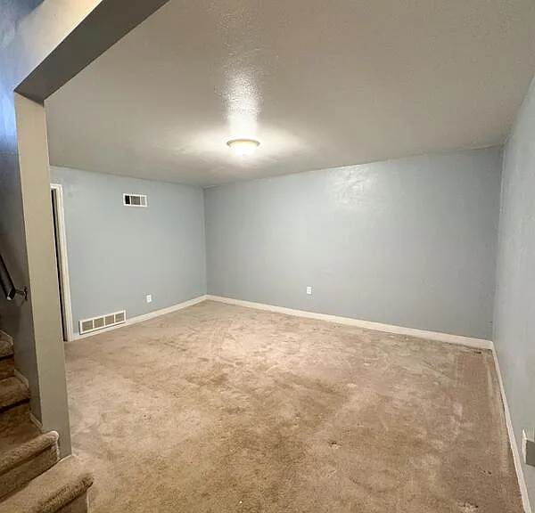 2705 Laclede Station Rd — Photo 4