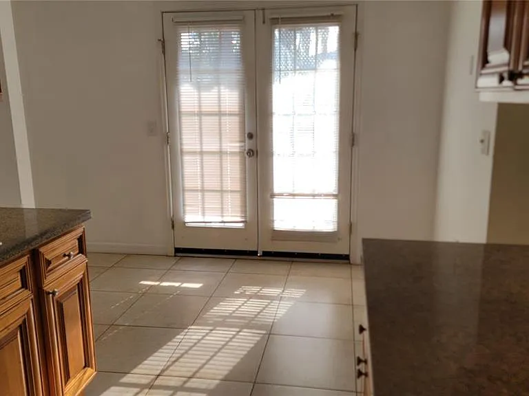 4023 Versailles Dr #4023F — Photo 6