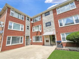 6940 W 65th St APT 1B, Chicago, IL 60638