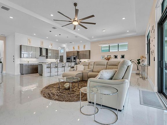 4th image of 5320 Saint Armands Way #5320