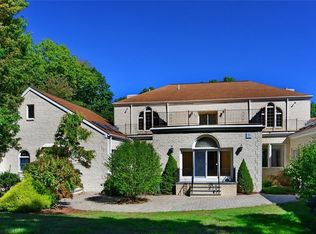 135 Beechwood Dr, Cranston, RI 02921