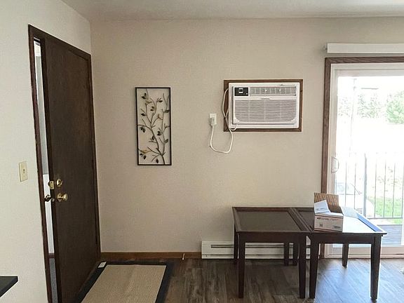5th image of 2703 Thomas Dr APT 1