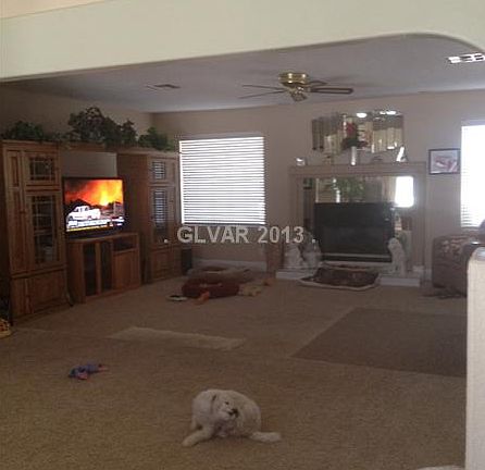 5th image of 310 W Country Club Dr