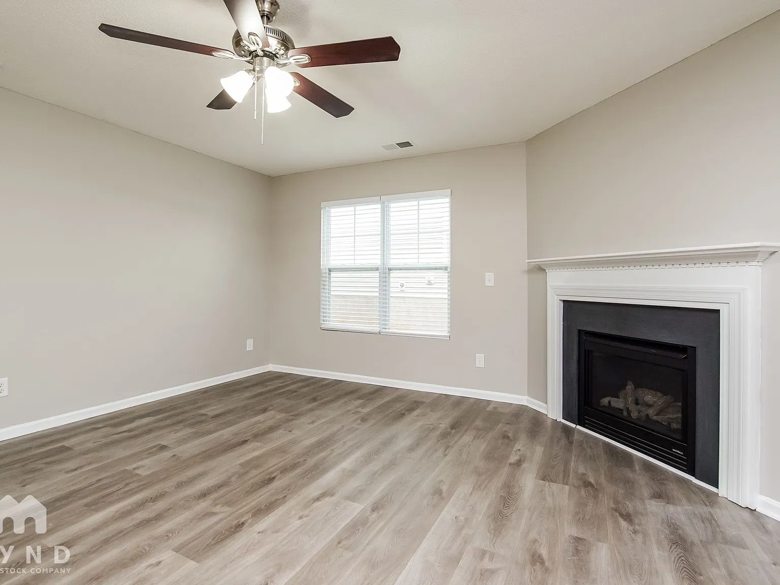 3 bed, 2.5 bath, 2088 sqft, $2,095 — Photo 4