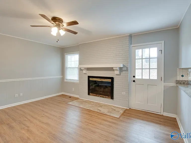 9802 Dolphin Dr SE — Photo 6