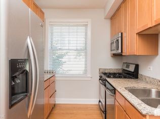 4201 W Addison St #1E, Chicago, IL 60641