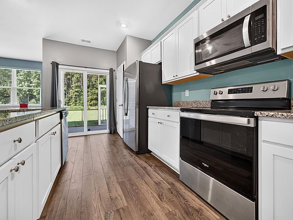 5th image of 1440 Greenock Ln.