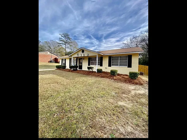6112 Potomac Cir — Photo 3