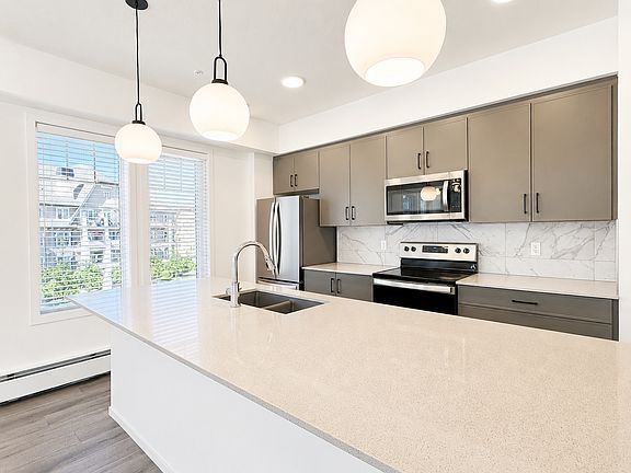 2nd image of 140 Mahogany St S #102