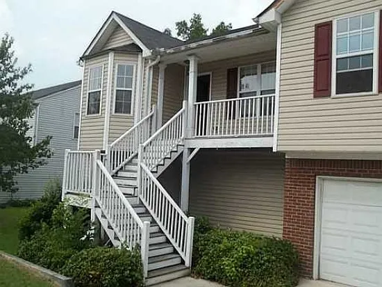 215 Bainbridge Cir — Photo 17