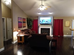 406 Mayapple Glen St, Chatham, IL 62629