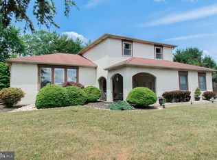 10 Raffaella Dr, Holland, PA 18966