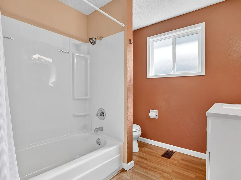 640 Stonehill Dr — Photo 35