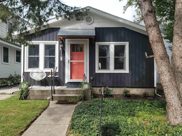 1017 S Martz St, Syracuse, IN 46567