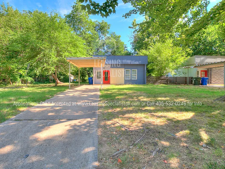 1025 Parsons St — Photo 3