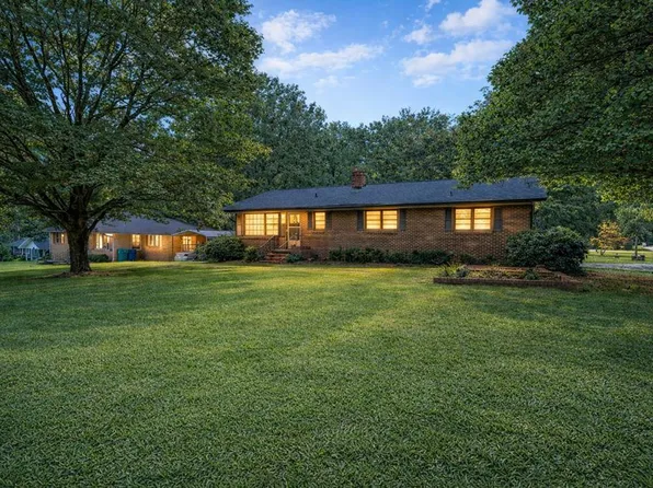 427 Beechwood Cir, Greenwood, SC 29646