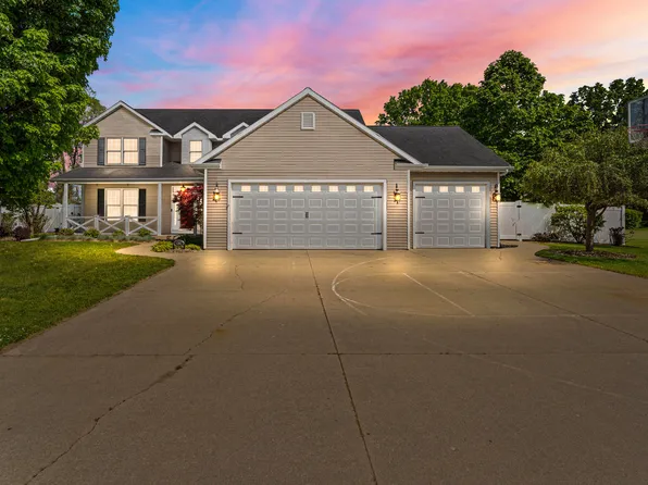 4292 S Royal Curv, Saint Joseph, MI 49085