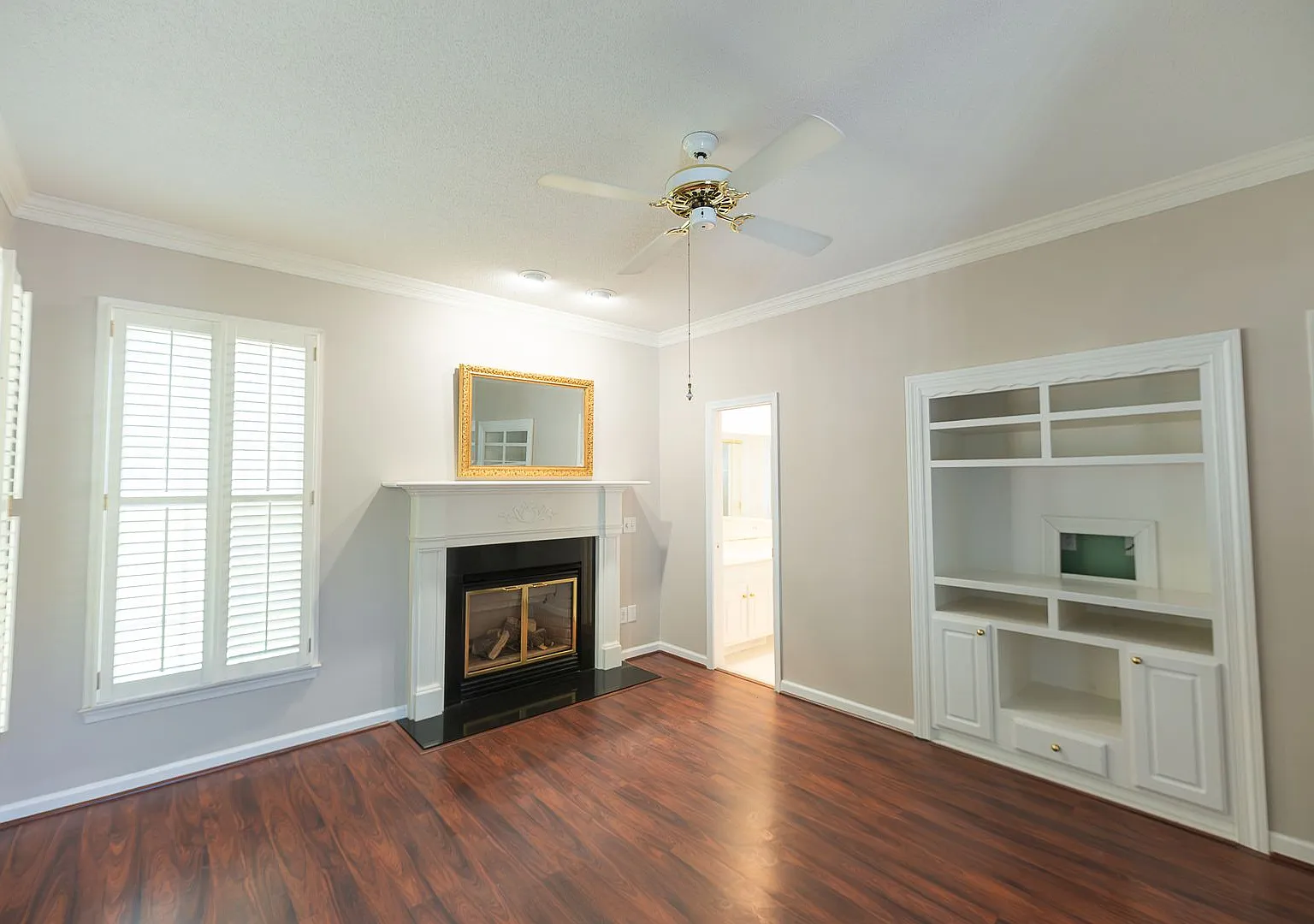 3 Bedroom Irving Park Village Home with Pond Views, Garage & Community Pool — Photo 3