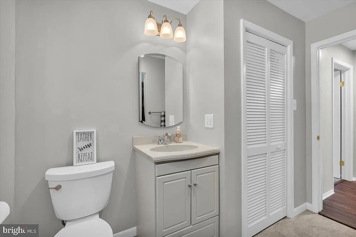 2 bed, 1.5 bath, 1120 sqft, $2,400 — Photo 2